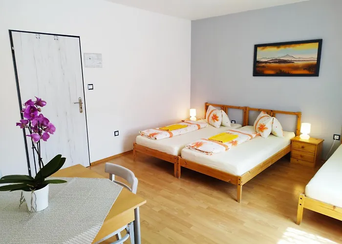 Na Frantsachte Δωμάτια σε οικογενειακή κατοικία Banská Štiavnica